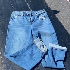 American Eagle stretch mom jean